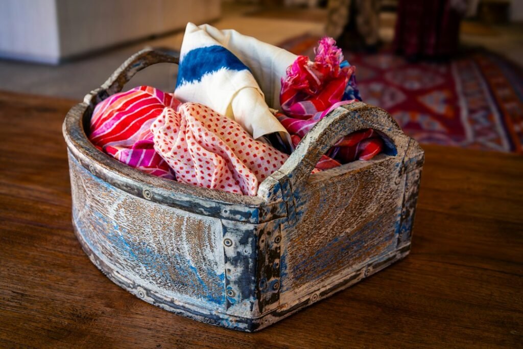 How to Choose Housewarming Gifts That Feel Useful and Personal