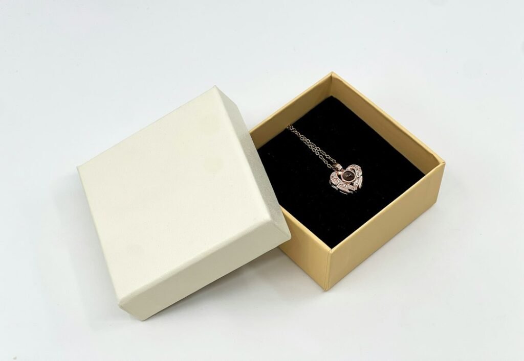How to Store Jewelry Properly and Help It Stay Beautiful Longer